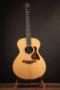Picture showing the full Taylor 712e Gold Label from the front.