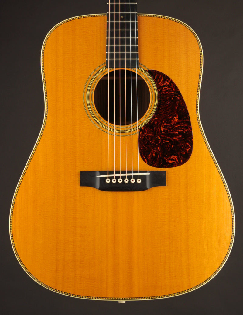 Martin HD-28V (USED, 2013)