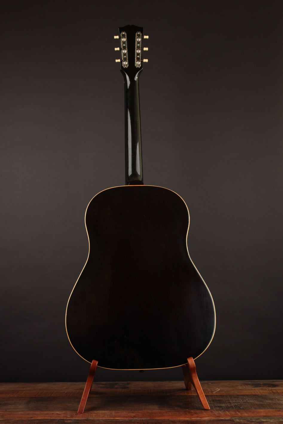 Gibson J-45 (1946) | The Music Emporium