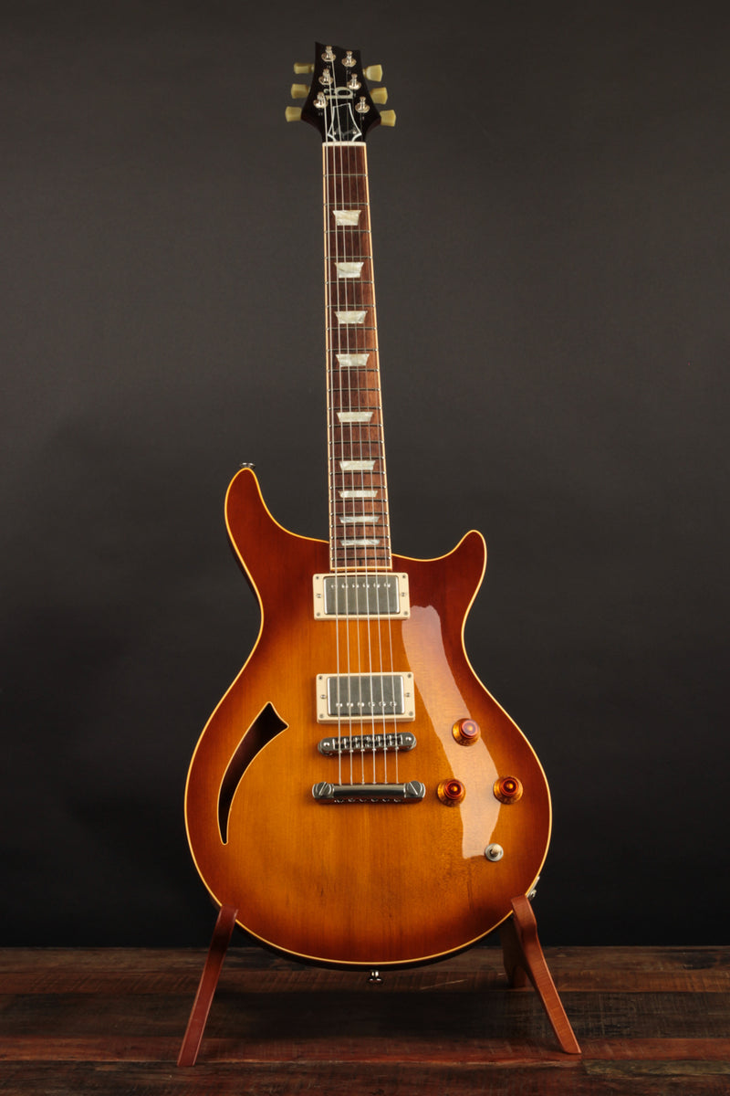 b3 SL Deluxe Hollowbody Ancient Kauri Top