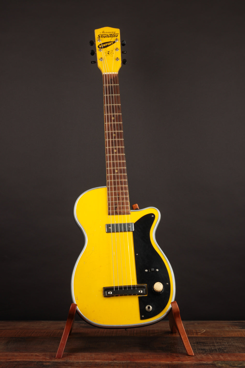 Harmony H42 Stratotone Newport 1955年製 1956 Harmony H42 Stratotone Newport, Yellow | The Music Emporium