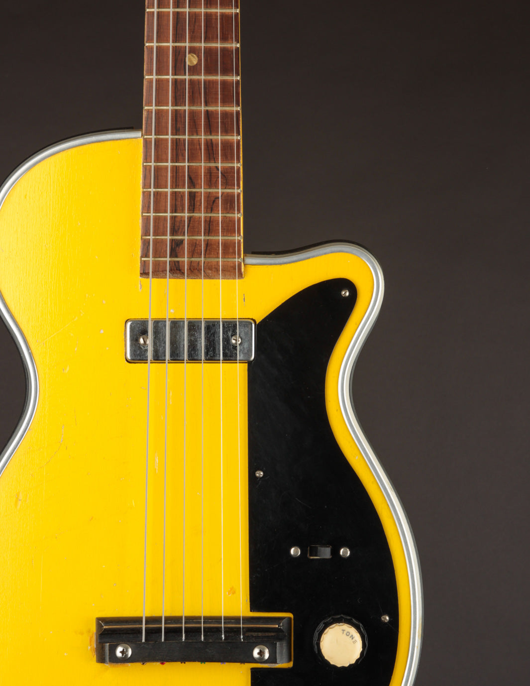 Harmony H42 Stratotone Newport 1955年製 1956 Harmony H42 Stratotone Newport, Yellow | The Music Emporium