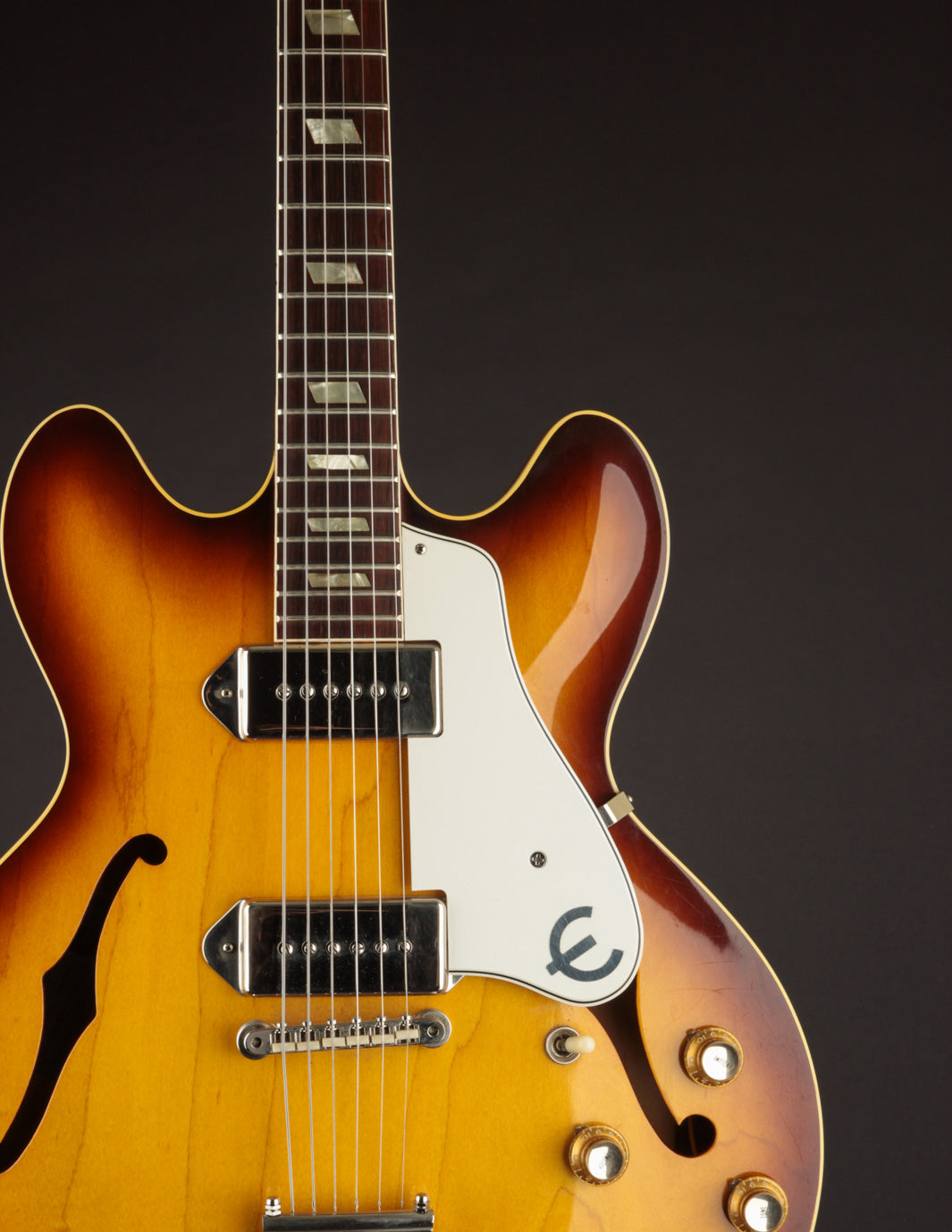 Epiphone Casinoサンバースト Amazon.com: Epiphone Casino Archtop Hollowbody, Vintage