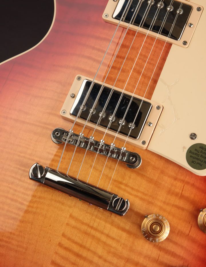 Gibson Exclusive Les Paul Standard 60s AAA Top Guitar with Case