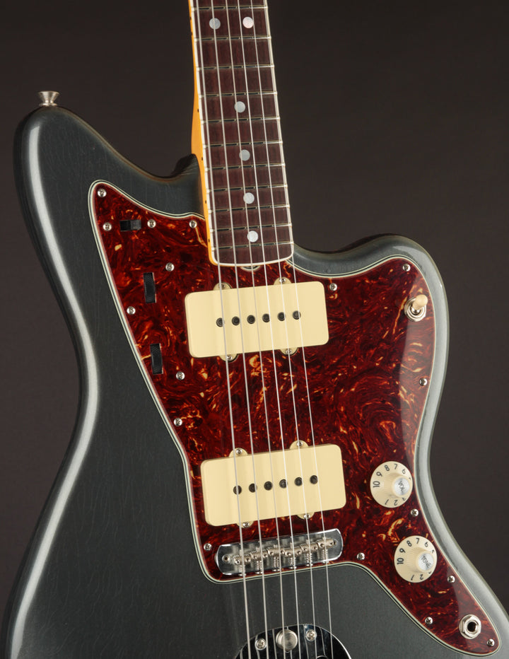 Jazzmaster '66: The Music Emporium's Aged Charcoal Frost