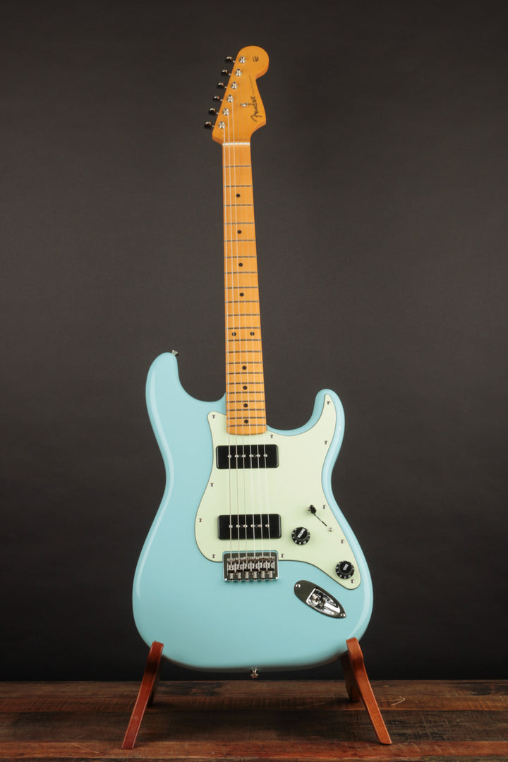 Fender Noventa Stratocaster in Daphne Blue