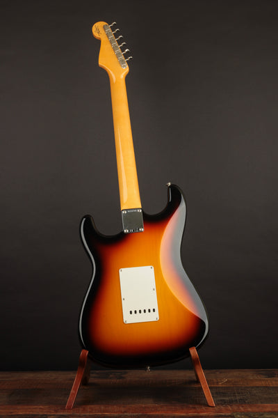 Fender Vintage Custom 1962 Stratocaster NOS, Maple Fingerboard, 3-Color Sunburst