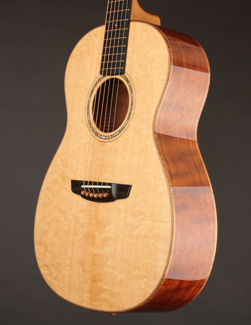Goodall Parlor Quilted Mahogany & Bearclaw Sitka