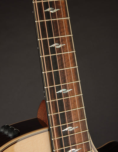 Taylor 812CE