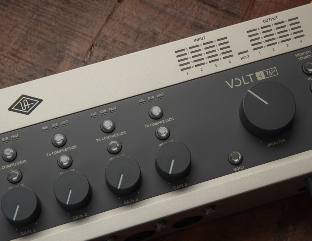 Universal Audio　VOLT 476P USB インターフェース Amazon.com: Universal Audio VOLT 476 USB 2.0 Compatible